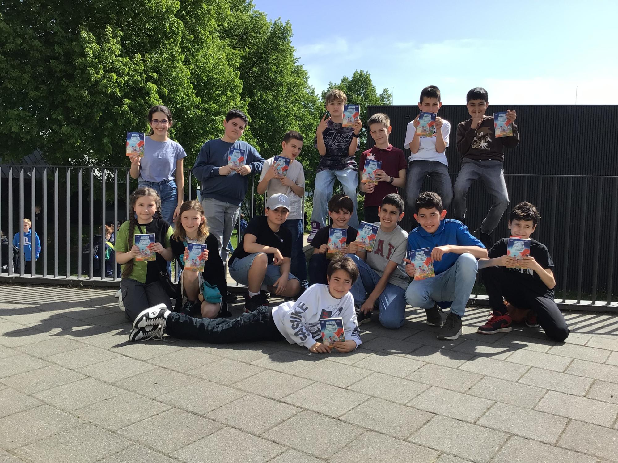 Junge Leserinnen und Leser der 5c